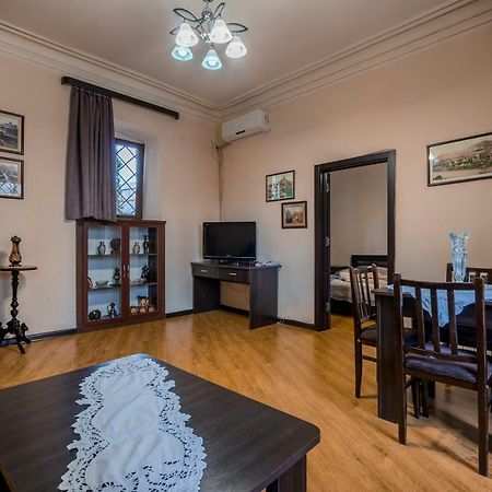 Apartments Near Metekhi Cathedral تبليسي المظهر الخارجي الصورة
