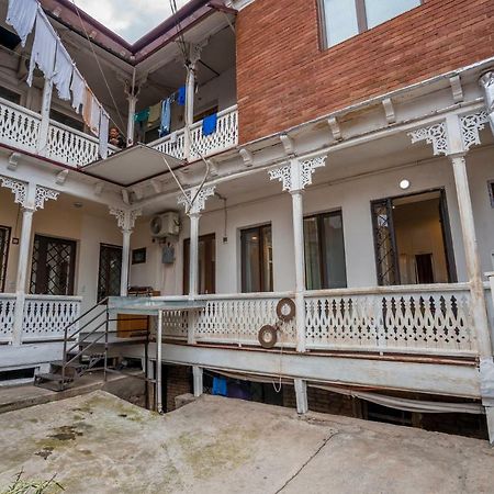 Apartments Near Metekhi Cathedral تبليسي المظهر الخارجي الصورة