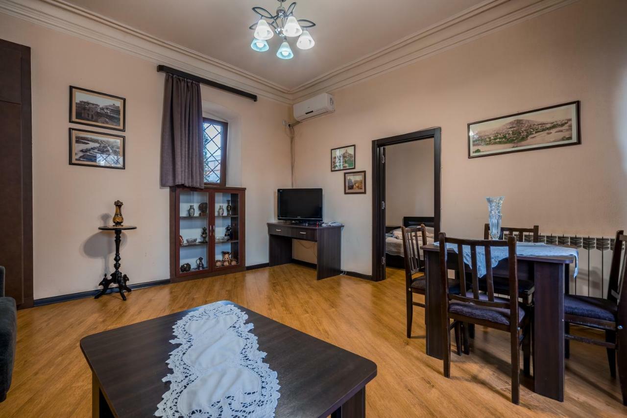 Apartments Near Metekhi Cathedral تبليسي المظهر الخارجي الصورة