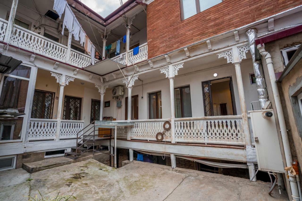 Apartments Near Metekhi Cathedral تبليسي المظهر الخارجي الصورة
