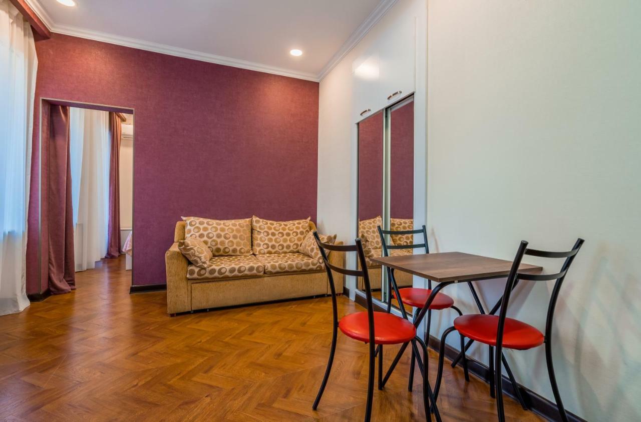 Apartments Near Metekhi Cathedral تبليسي المظهر الخارجي الصورة